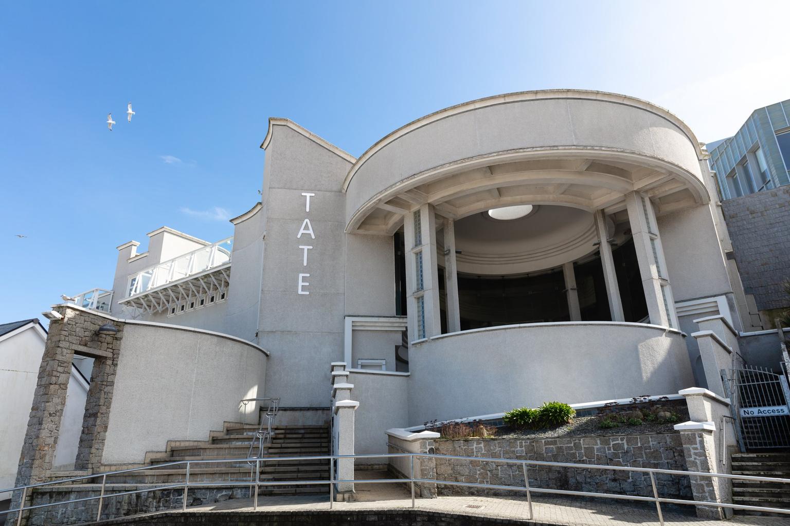 The round portico and whitewashed walls of the Tate St Ives entrance