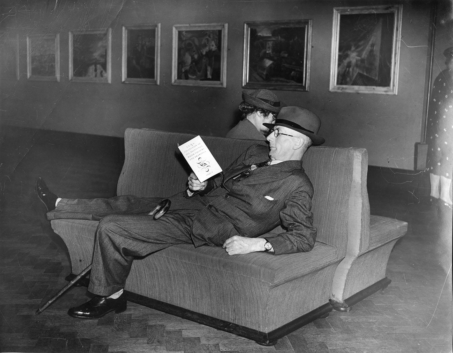 Visitors at the exhibition ‘CEMA Collection of Oil Paintings, Watercolours and Drawings’, 1942-43