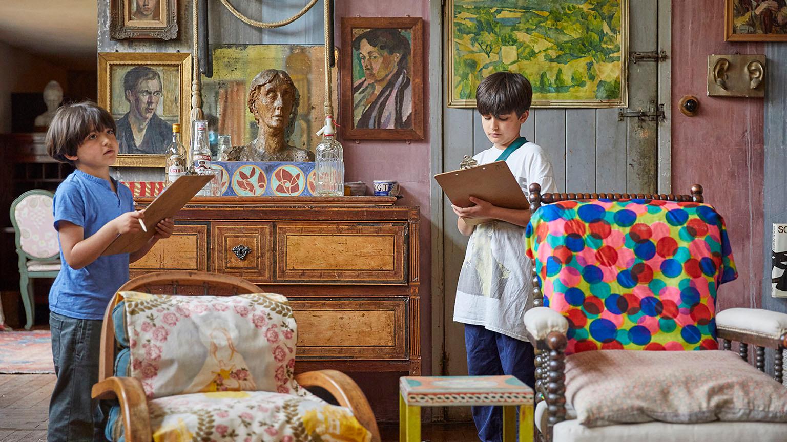 Young visitors in the studio, Charleston